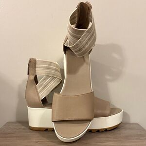 Sorel Women's Beige Wedge Sandals 9